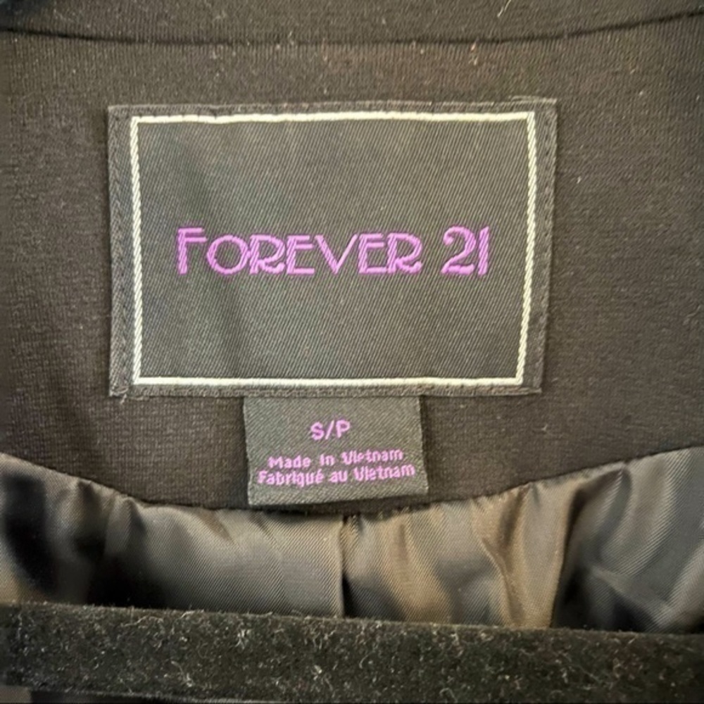 COPY - Forever 21 black blazer - Picture 3 of 5